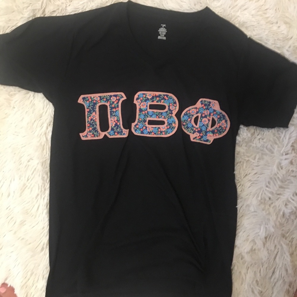 Pi Beta Phi T-shirt V neck